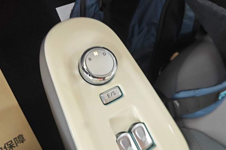 Used CHANGAN NEVO Lumin 2022 210km Sweet Edition Gear Lever