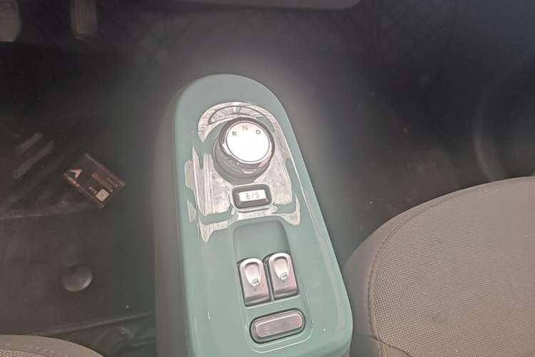 Used CHANGAN NEVO Lumin 2022 155 km – Refreshingly Sweet Edition Gear Lever