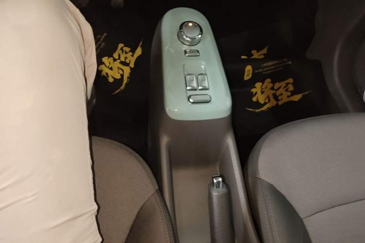 Used CHANGAN NEVO Lumin 2022 210km Sweet Edition Gear Lever