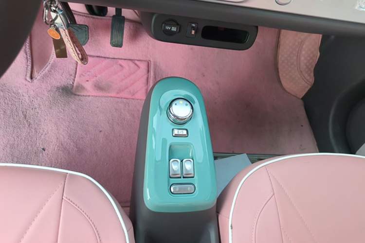 Used CHANGAN NEVO Lumin 2022 210km Sweet Edition Gear Lever