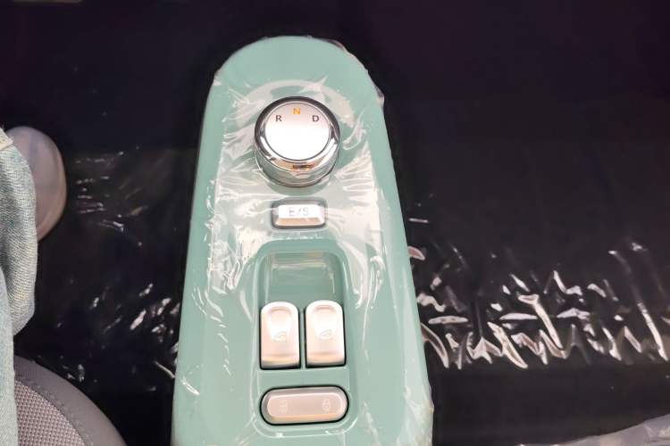 Used CHANGAN NEVO Lumin 2022 301km Honey-Sweet Version Gear Lever