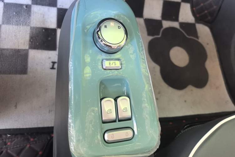 Used CHANGAN NEVO Lumin 2022 155 km – Refreshingly Sweet Edition Gear Lever