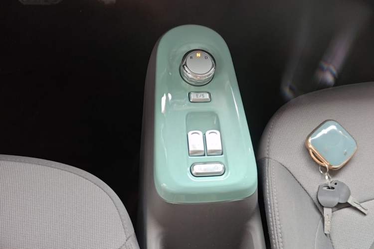 Used CHANGAN NEVO Lumin 2022 301km Honey-Sweet Version Gear Lever