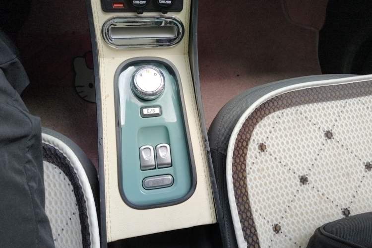 Used CHANGAN NEVO Lumin 2022 210km Sweet Edition Gear Lever