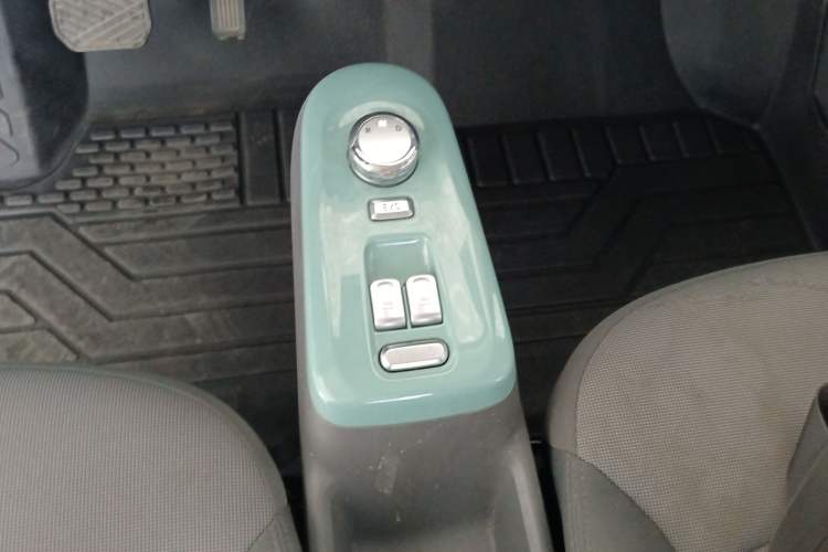Used CHANGAN NEVO Lumin 2022 210km Sweet Edition Gear Lever