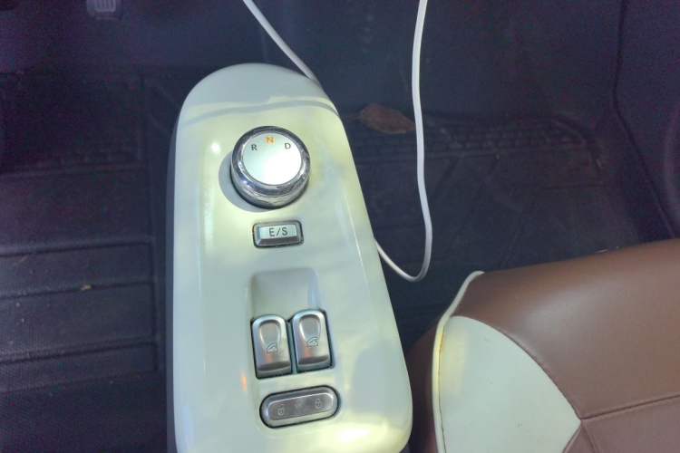 Used CHANGAN NEVO Lumin 2022 210km Sweet Edition Gear Lever