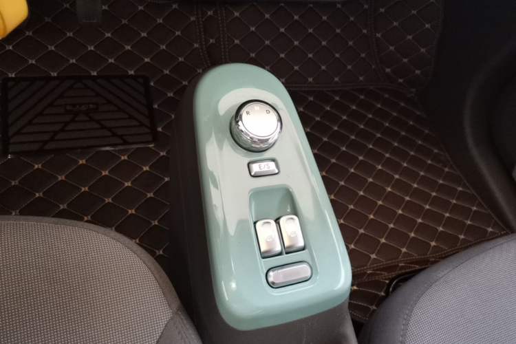 Used CHANGAN NEVO Lumin 2022 210km Sweet Edition Gear Lever