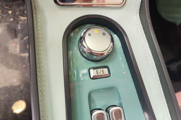 Used CHANGAN NEVO Lumin 2022 210km Sweet Edition Gear Lever