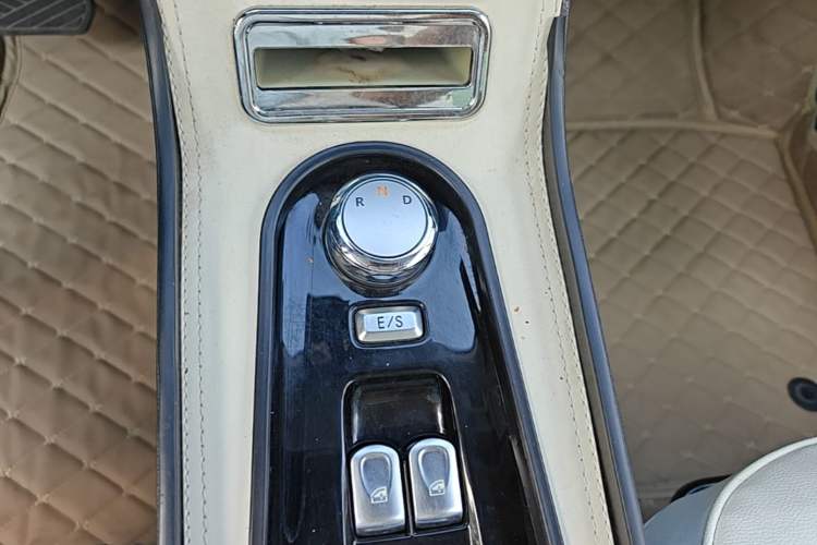 Used CHANGAN NEVO Lumin 2022 210km Sweet Edition Gear Lever