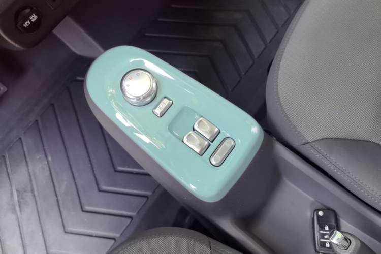 Used CHANGAN NEVO Lumin 2022 210km Sweet Edition Gear Lever