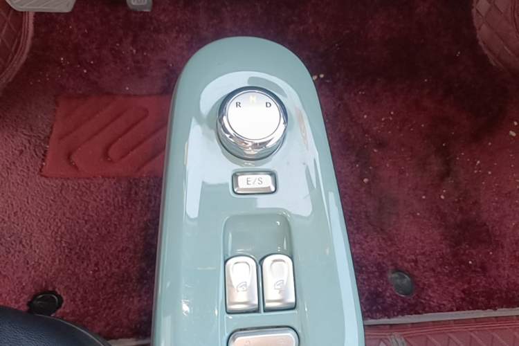 Used CHANGAN NEVO Lumin 2022 155 km – Refreshingly Sweet Edition Gear Lever