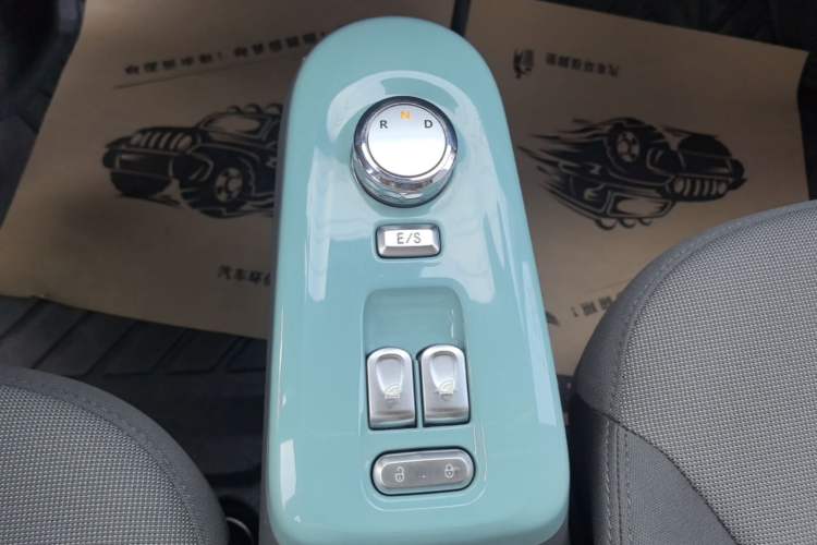 Used CHANGAN NEVO Lumin 2022 210km Sweet Edition Gear Lever