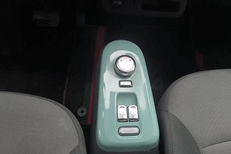 Used CHANGAN NEVO Lumin 2022 210km Sweet Edition Gear Lever