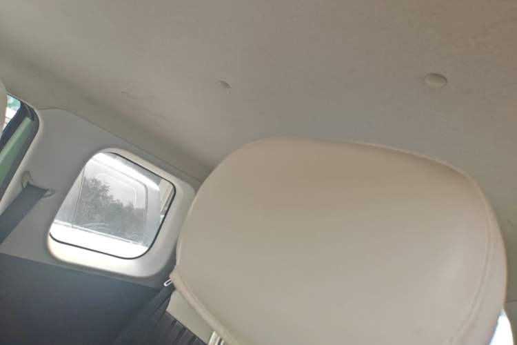 Used CHANGAN NEVO Lumin 2022 155 km – Refreshingly Sweet Edition Headliner