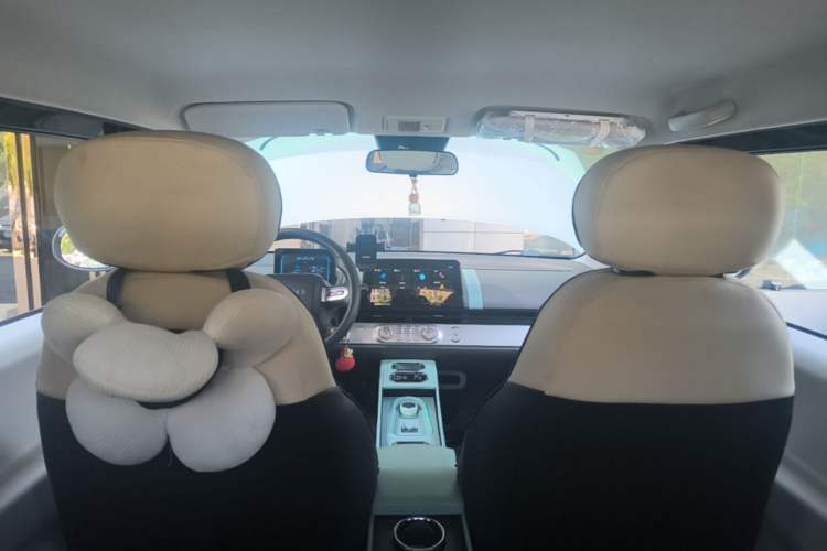 Used CHANGAN NEVO Lumin 2022 155 km – Refreshingly Sweet Edition Headliner