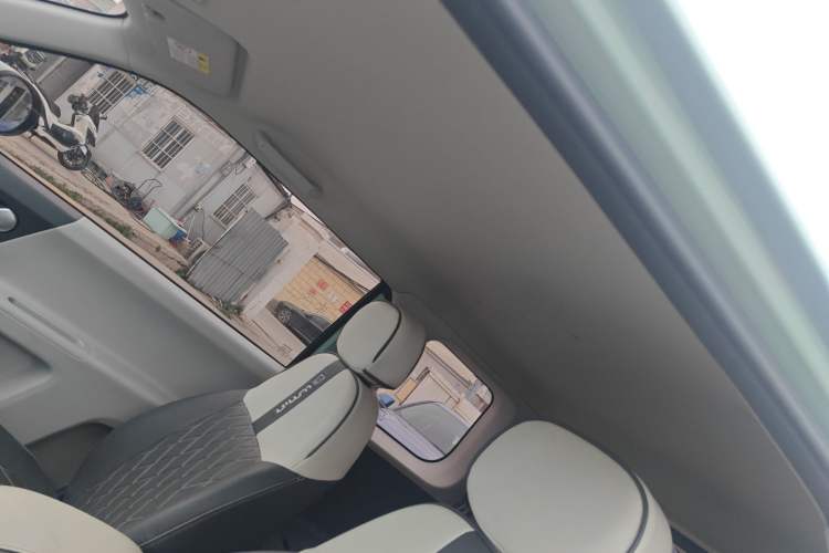 Used CHANGAN NEVO Lumin 2022 155 km – Refreshingly Sweet Edition Headliner