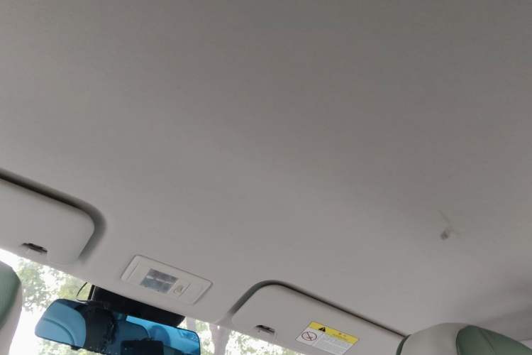 Used CHANGAN NEVO Lumin 2022 155 km – Refreshingly Sweet Edition Headliner