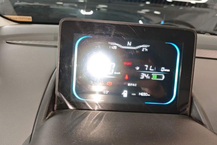 Used CHANGAN NEVO Lumin 2022 210km Sweet Edition Instrument Cluster