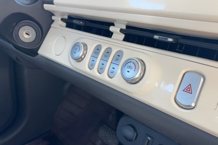 Used CHANGAN NEVO Lumin 2022 210km Sweet Edition Interior 7