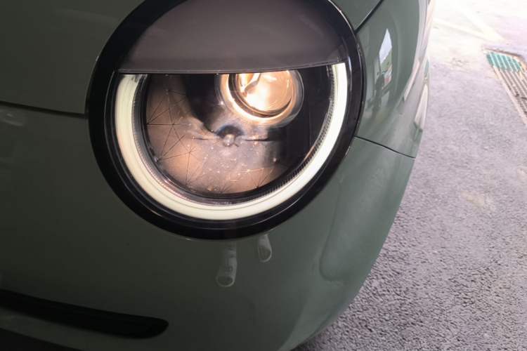Used CHANGAN NEVO Lumin 2022 155 km – Refreshingly Sweet Edition Left Front Headlight