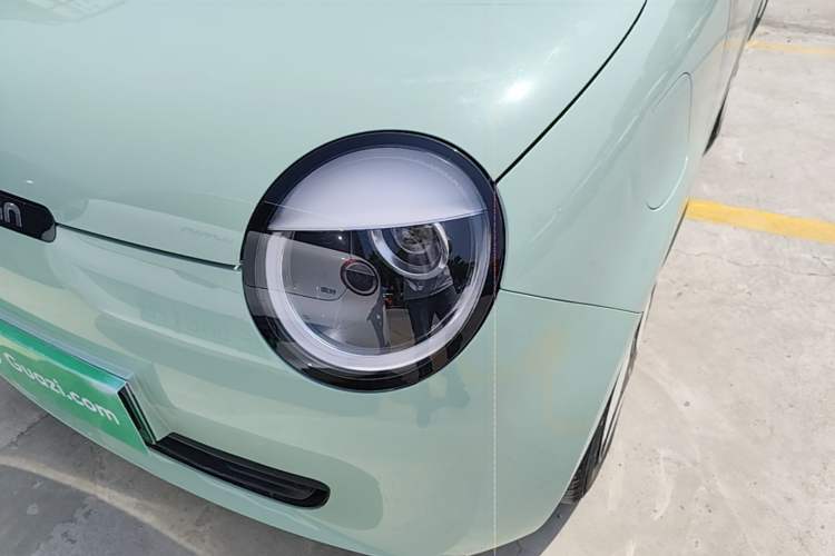 Used CHANGAN NEVO Lumin 2022 155 km – Refreshingly Sweet Edition Left Front Headlight
