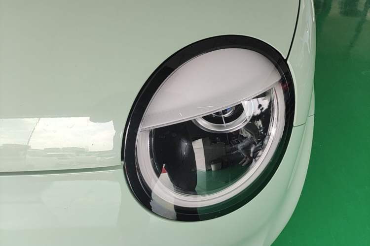Used CHANGAN NEVO Lumin 2022 155 km – Refreshingly Sweet Edition Left Front Headlight