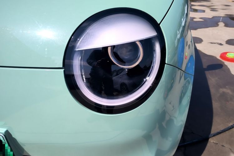 Used CHANGAN NEVO Lumin 2022 155 km – Refreshingly Sweet Edition Left Front Headlight