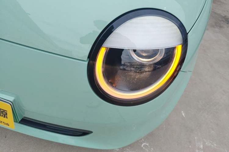 Used CHANGAN NEVO Lumin 2022 155 km – Refreshingly Sweet Edition Left Front Headlight