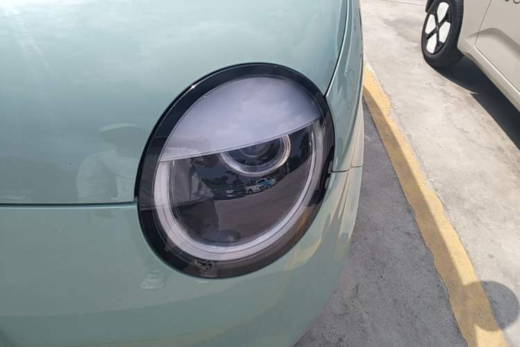 Used CHANGAN NEVO Lumin 2022 155 km – Refreshingly Sweet Edition Left Front Headlight
