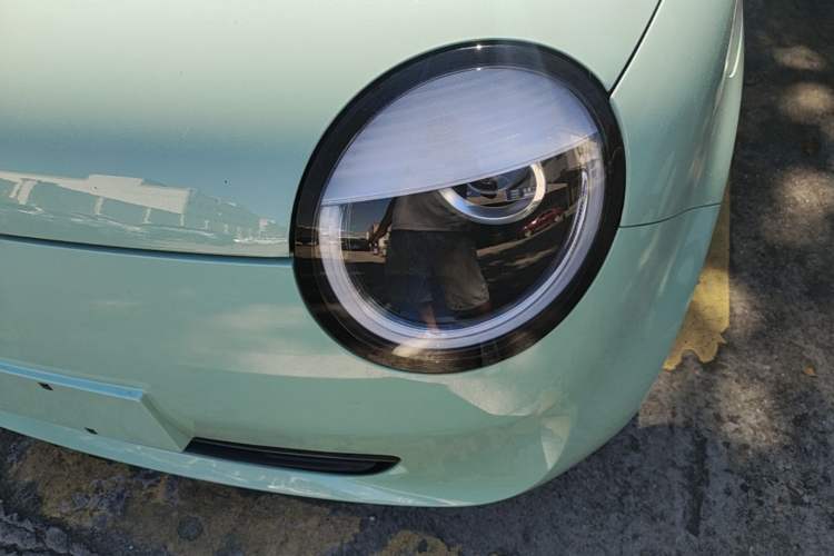 Used CHANGAN NEVO Lumin 2022 155 km – Refreshingly Sweet Edition Left Front Headlight