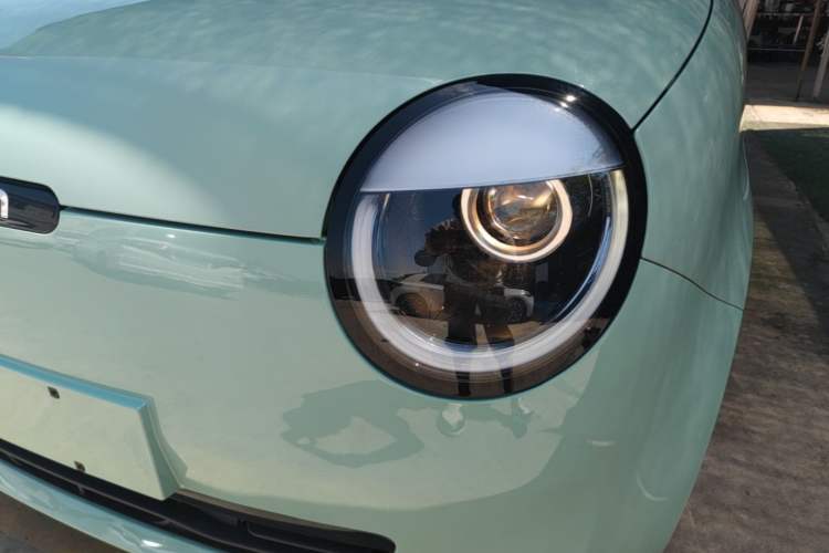 Used CHANGAN NEVO Lumin 2022 155 km – Refreshingly Sweet Edition Left Front Headlight