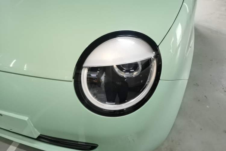 Used CHANGAN NEVO Lumin 2022 155 km – Refreshingly Sweet Edition Left Front Headlight