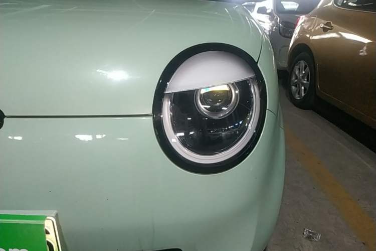 Used CHANGAN NEVO Lumin 2022 155 km – Refreshingly Sweet Edition Left Front Headlight