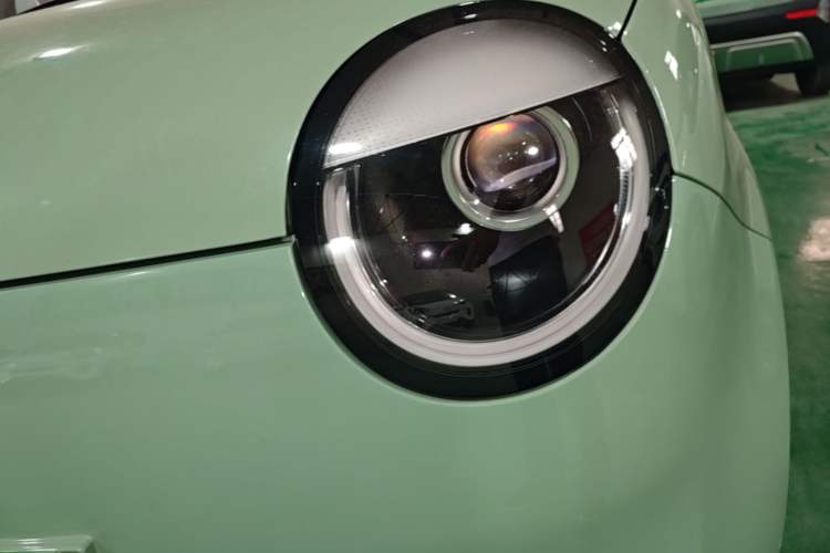 Used CHANGAN NEVO Lumin 2022 155 km – Refreshingly Sweet Edition Left Front Headlight