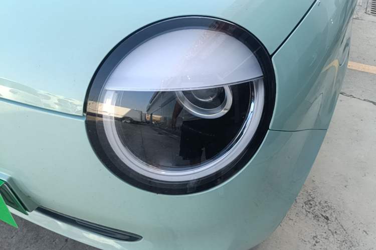 Used CHANGAN NEVO Lumin 2022 155 km – Refreshingly Sweet Edition Left Front Headlight