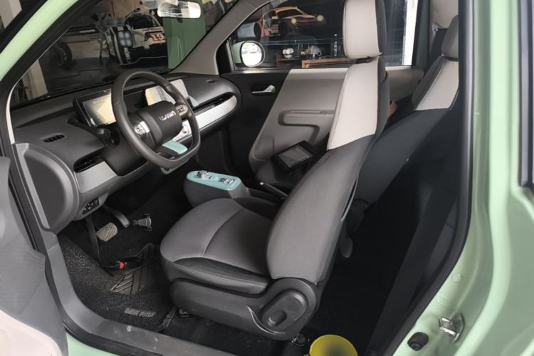 Used CHANGAN NEVO Lumin 2022 155 km – Refreshingly Sweet Edition Left Front Seat