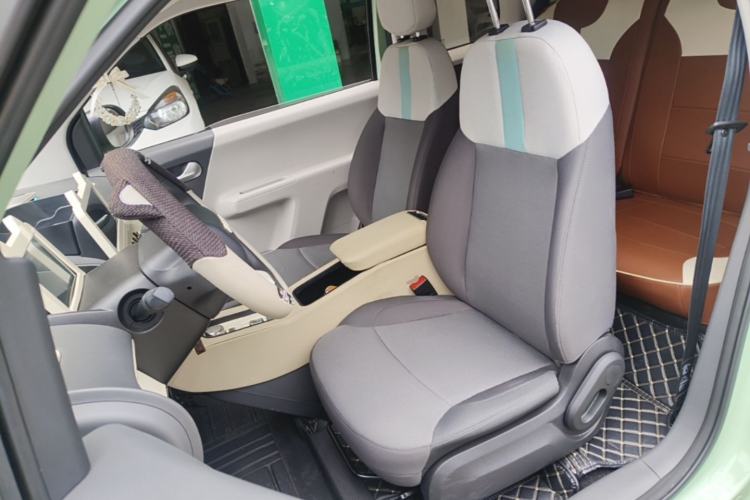 Used CHANGAN NEVO Lumin 2022 155 km – Refreshingly Sweet Edition Left Front Seat