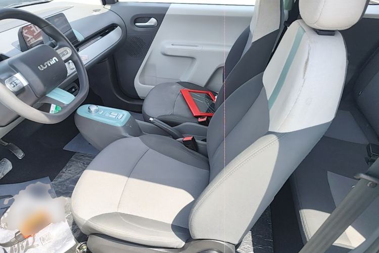 Used CHANGAN NEVO Lumin 2022 155 km – Refreshingly Sweet Edition Left Front Seat