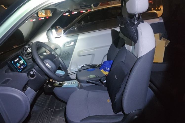 Used CHANGAN NEVO Lumin 2022 155 km – Refreshingly Sweet Edition Left Front Seat