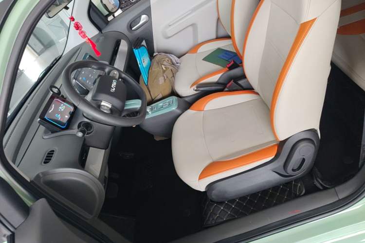 Used CHANGAN NEVO Lumin 2022 155 km – Refreshingly Sweet Edition Left Front Seat