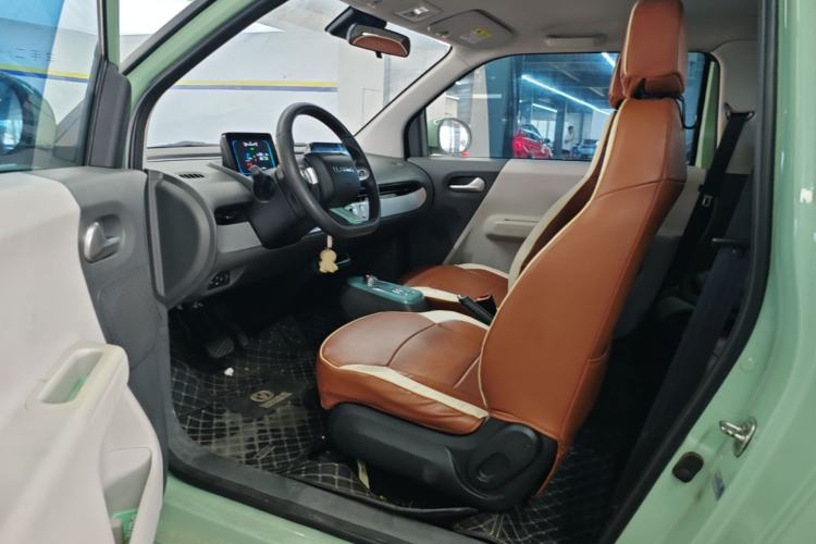 Used CHANGAN NEVO Lumin 2022 155 km – Refreshingly Sweet Edition Left Front Seat