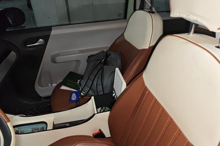 Used CHANGAN NEVO Lumin 2022 155 km – Refreshingly Sweet Edition Left Front Seat