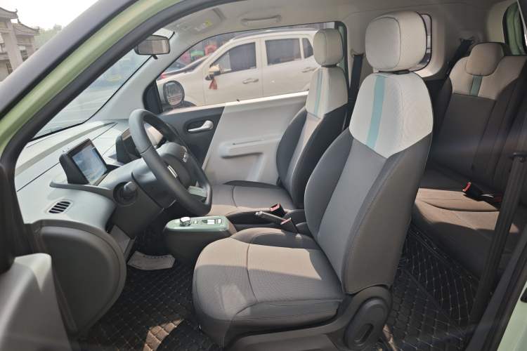 Used CHANGAN NEVO Lumin 2022 155 km – Refreshingly Sweet Edition Left Front Seat
