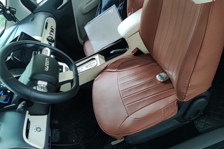 Used CHANGAN NEVO Lumin 2022 155 km – Refreshingly Sweet Edition Left Front Seat