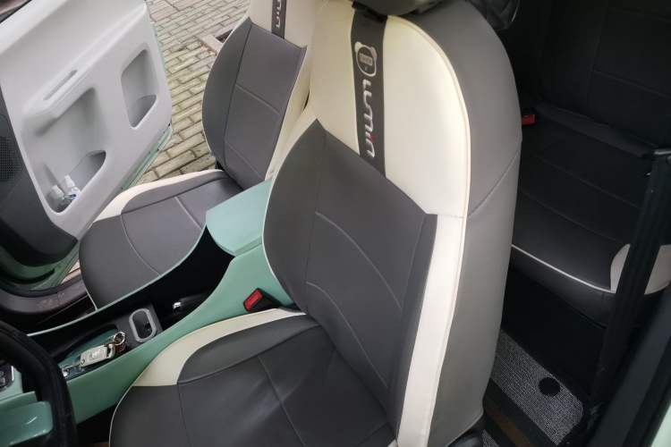 Used CHANGAN NEVO Lumin 2022 155 km – Refreshingly Sweet Edition Left Front Seat