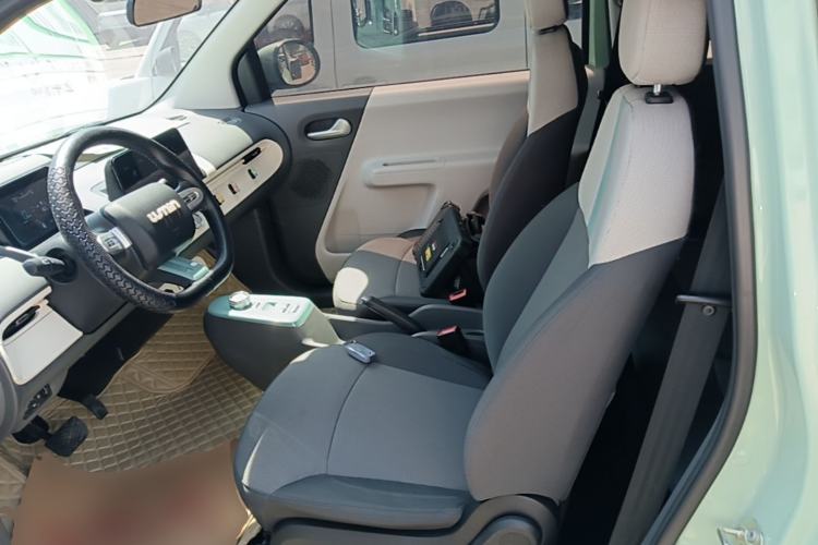 Used CHANGAN NEVO Lumin 2022 155 km – Refreshingly Sweet Edition Left Front Seat