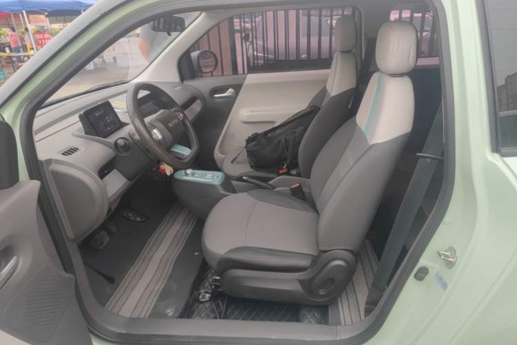 Used CHANGAN NEVO Lumin 2022 155 km – Refreshingly Sweet Edition Left Front Seat