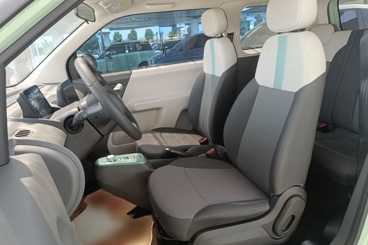 Used CHANGAN NEVO Lumin 2022 155 km – Refreshingly Sweet Edition Left Front Seat