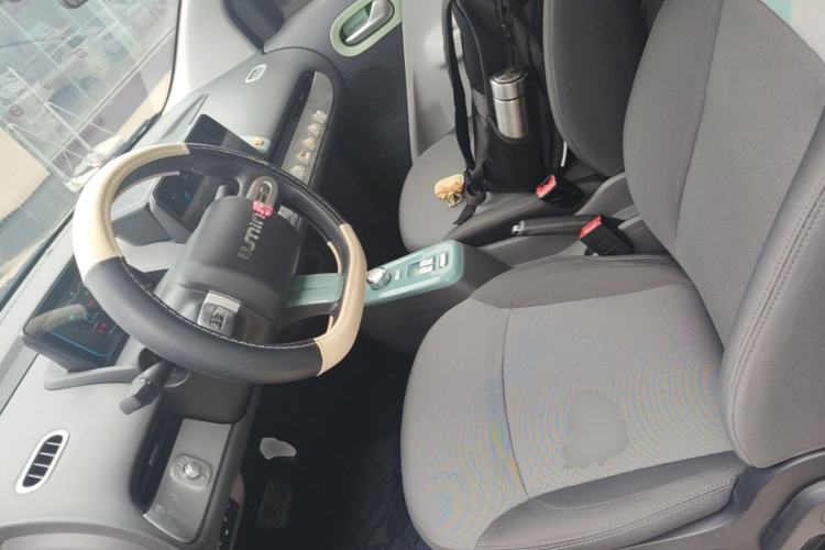 Used CHANGAN NEVO Lumin 2022 155 km – Refreshingly Sweet Edition Left Front Seat