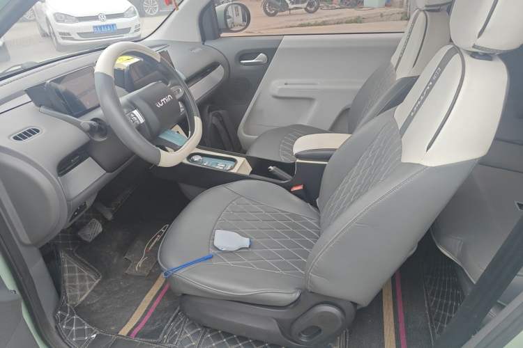 Used CHANGAN NEVO Lumin 2022 155 km – Refreshingly Sweet Edition Left Front Seat